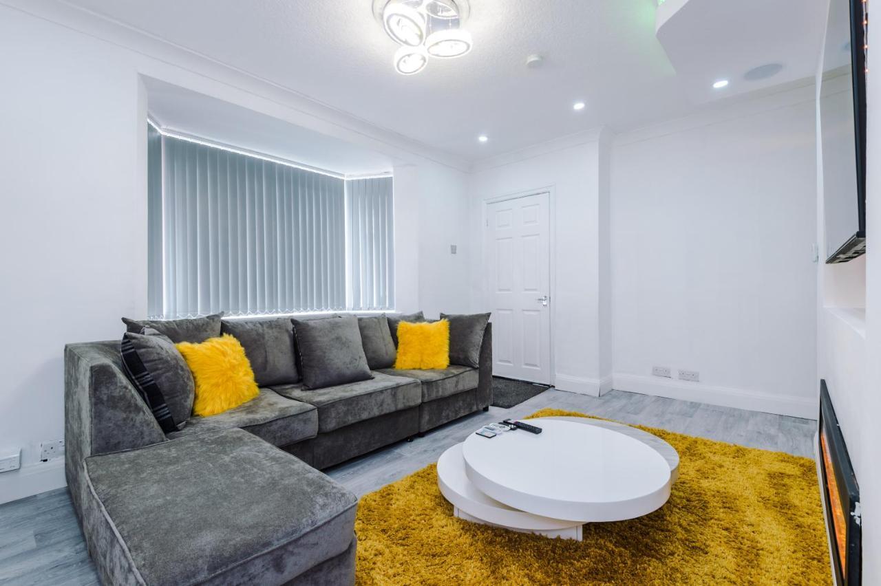 Nice Three Bedroom House In Manchester Zewnętrze zdjęcie